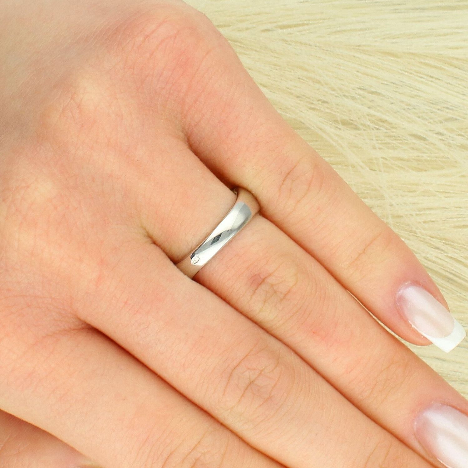 Złoty Pierścionek z Diamentami 585 – Białe Złoto  Rozmiar 12  9 × 0,10 ct Au.jpg